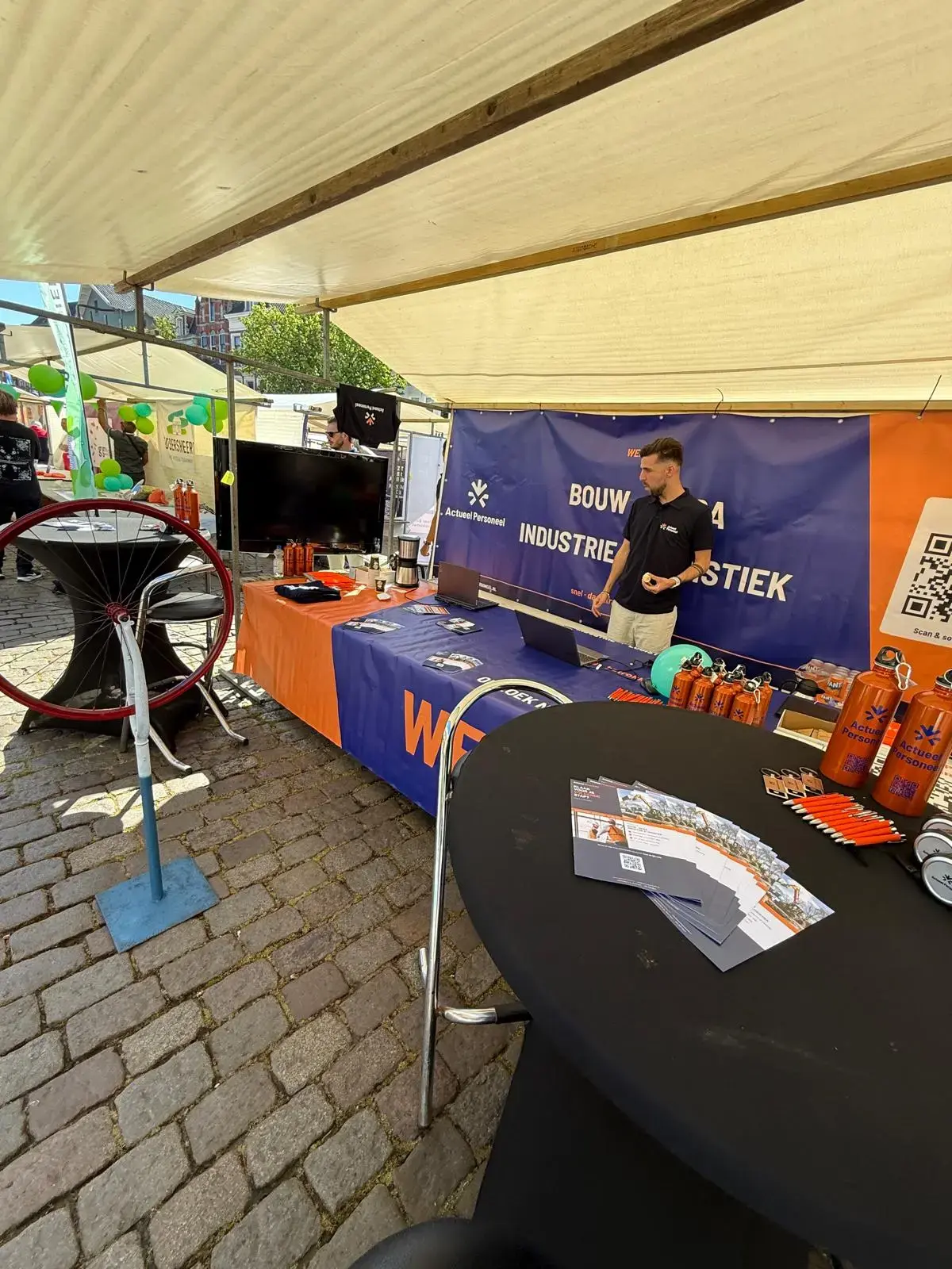 De stand van Actueel Personeel op de Vismarkt